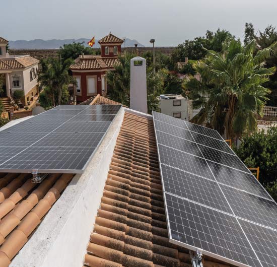Instalaciones de energía solar fotovoltaica de autoconsumo para uso doméstico e industrial | Almería | EQUIMOLEC